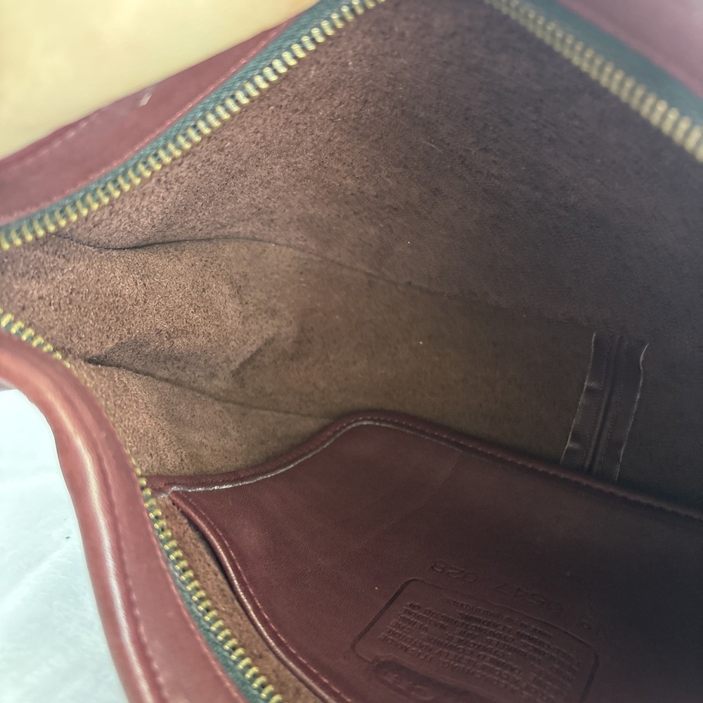 Vintage COACH Soho Swinger Bag Burgundy Red Leather Crossbody 90s USA - Picture 14 of 16